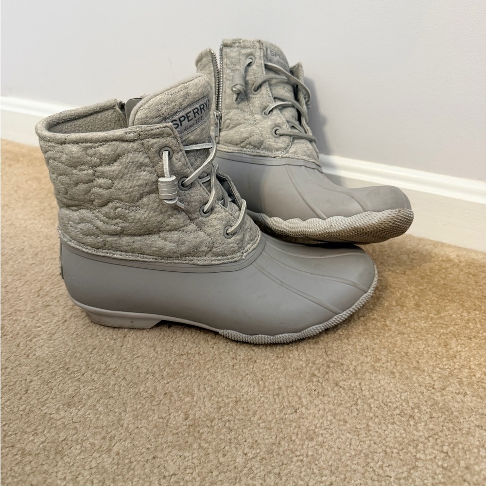 Sperry Women's size 9 Gray Duck Boots